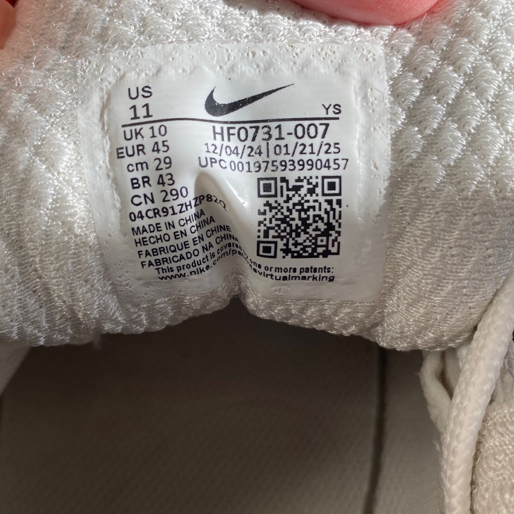 Nike Men's White and Gray Running Sneakers - Picture 8 of 11